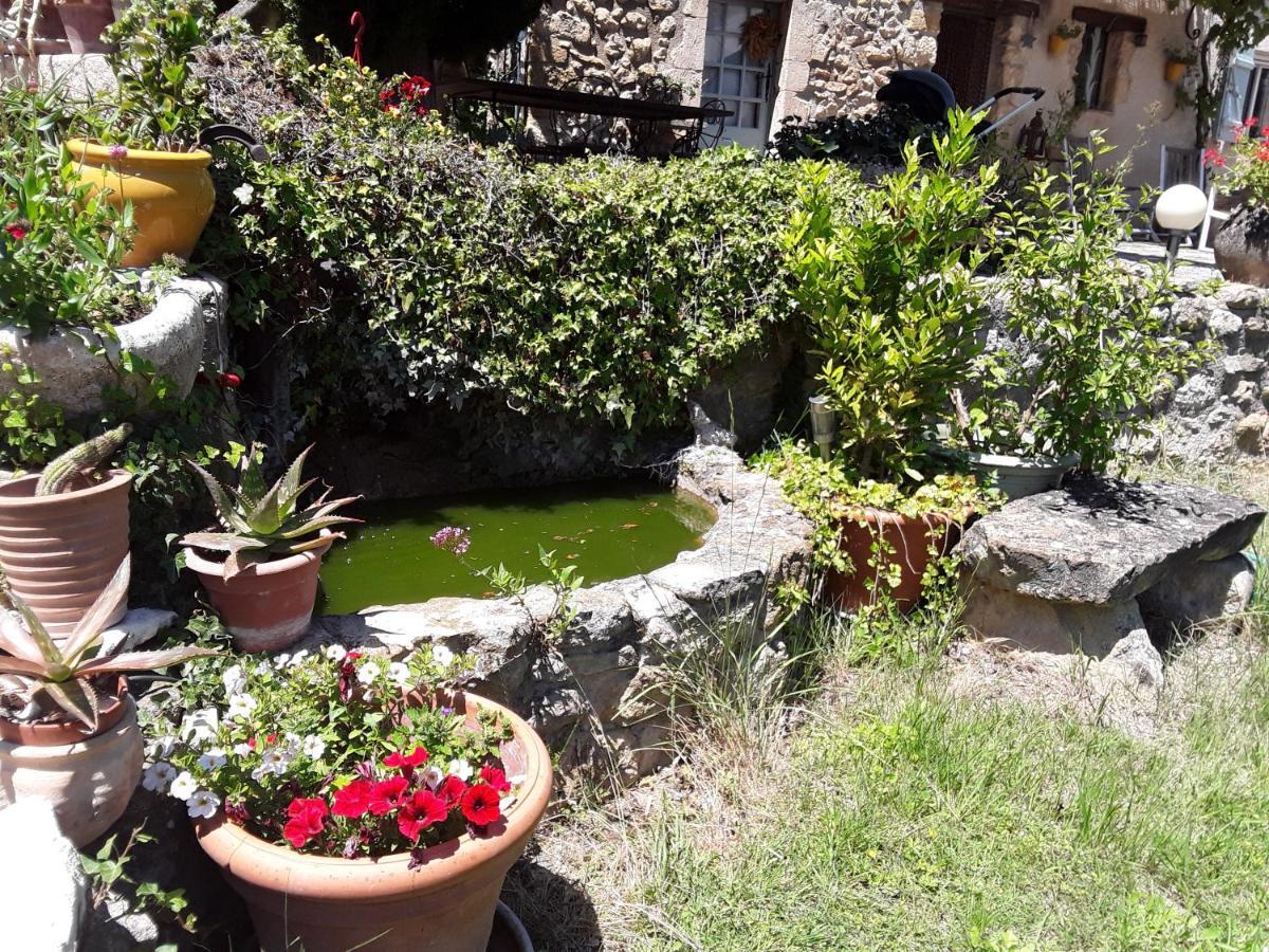 Le Paradis Vaugines Exteriör bild