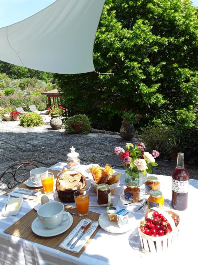 Le Paradis Vaugines Exteriör bild